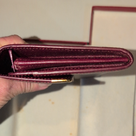 Cartier Must De Cartier Long Burgundy Leather Wallet with Gold Detail - Picture 8 of 12